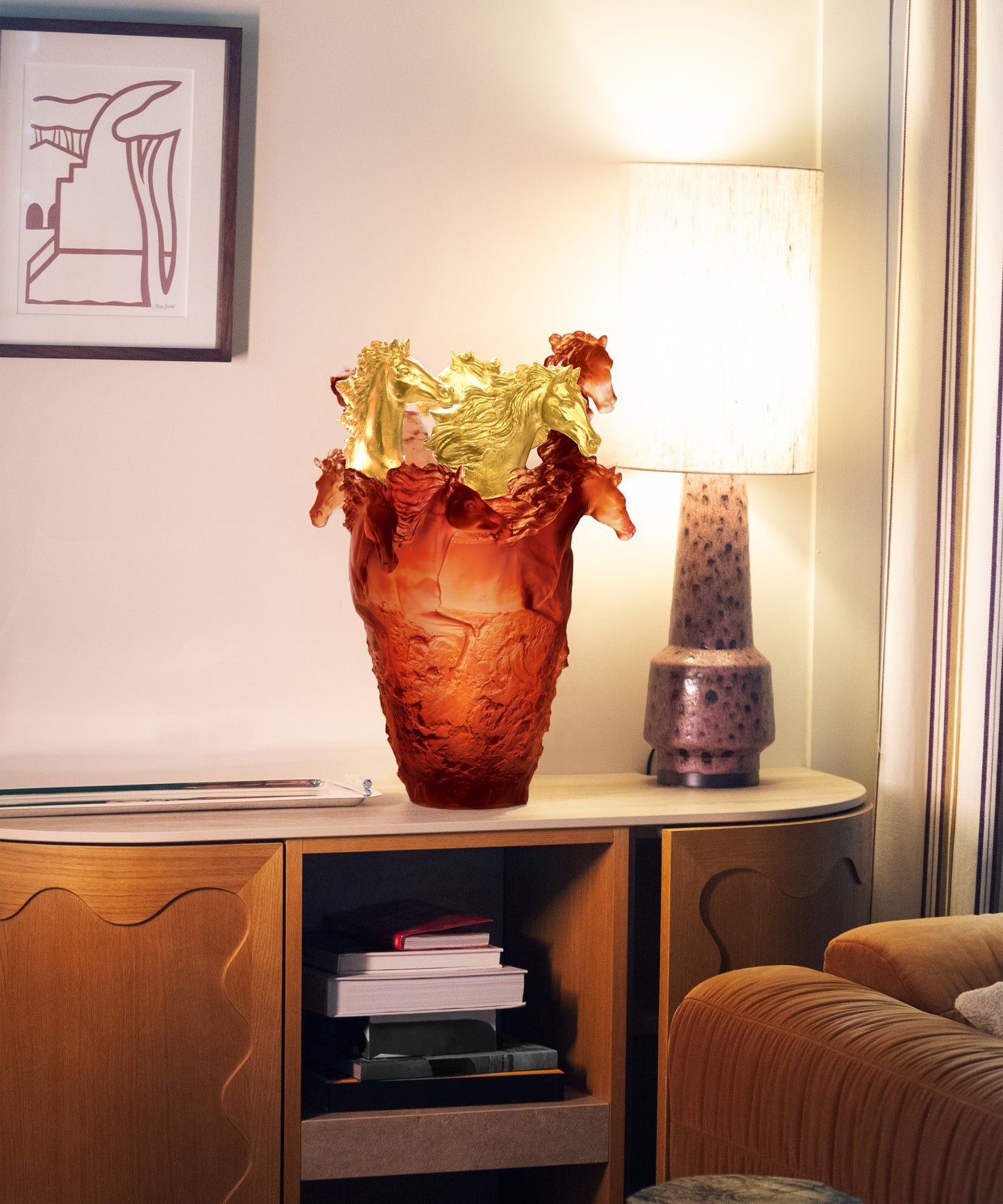 Vase Cavalcade magnum Ambre en verre de Daum avec finition or, grand modèle, 25 exemplaires.