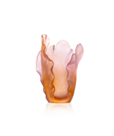Vase tulipe petit modèle en ambre rose de la marque Daum, décoration élégante en verre soufflé.