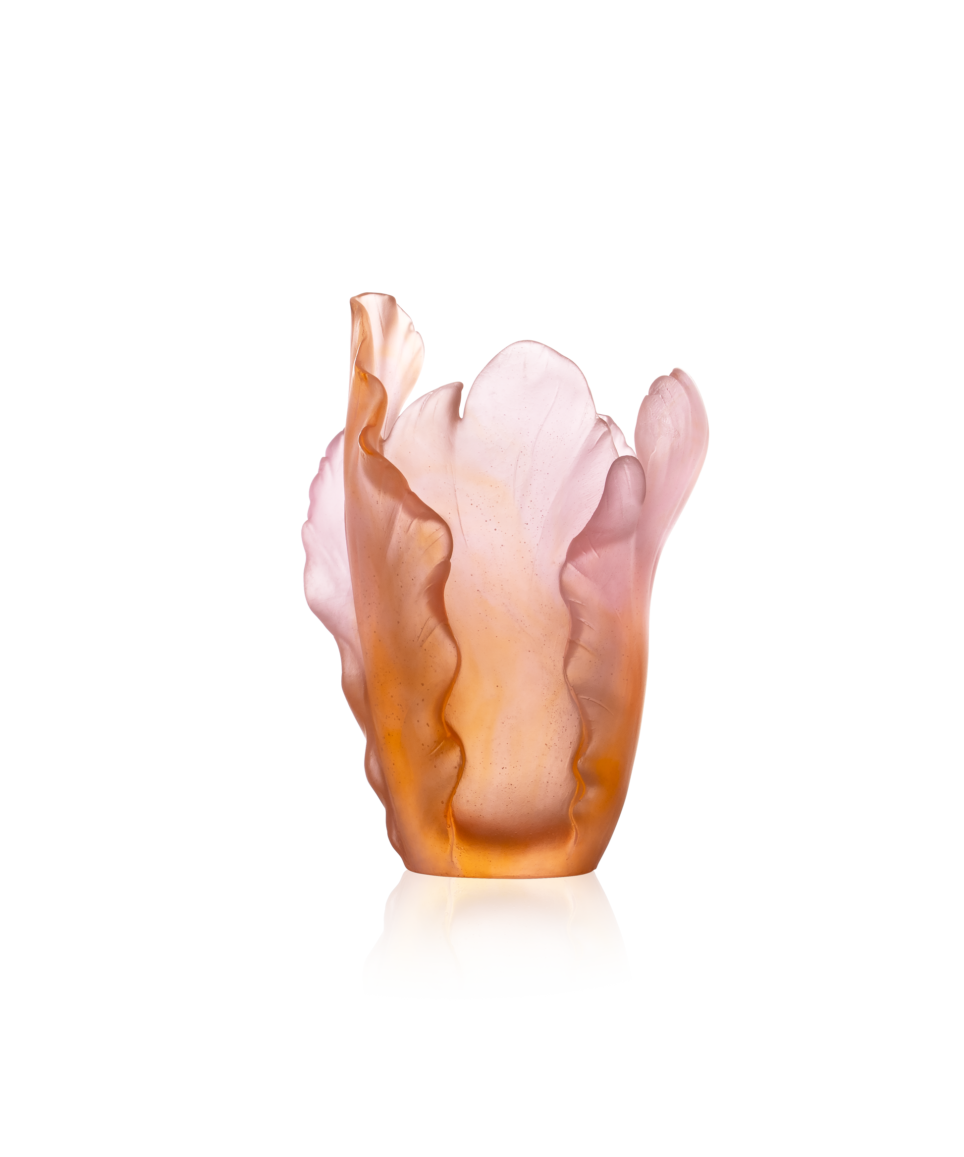 Vase tulipe petit modèle en ambre rose de la marque Daum, décoration élégante en verre soufflé.