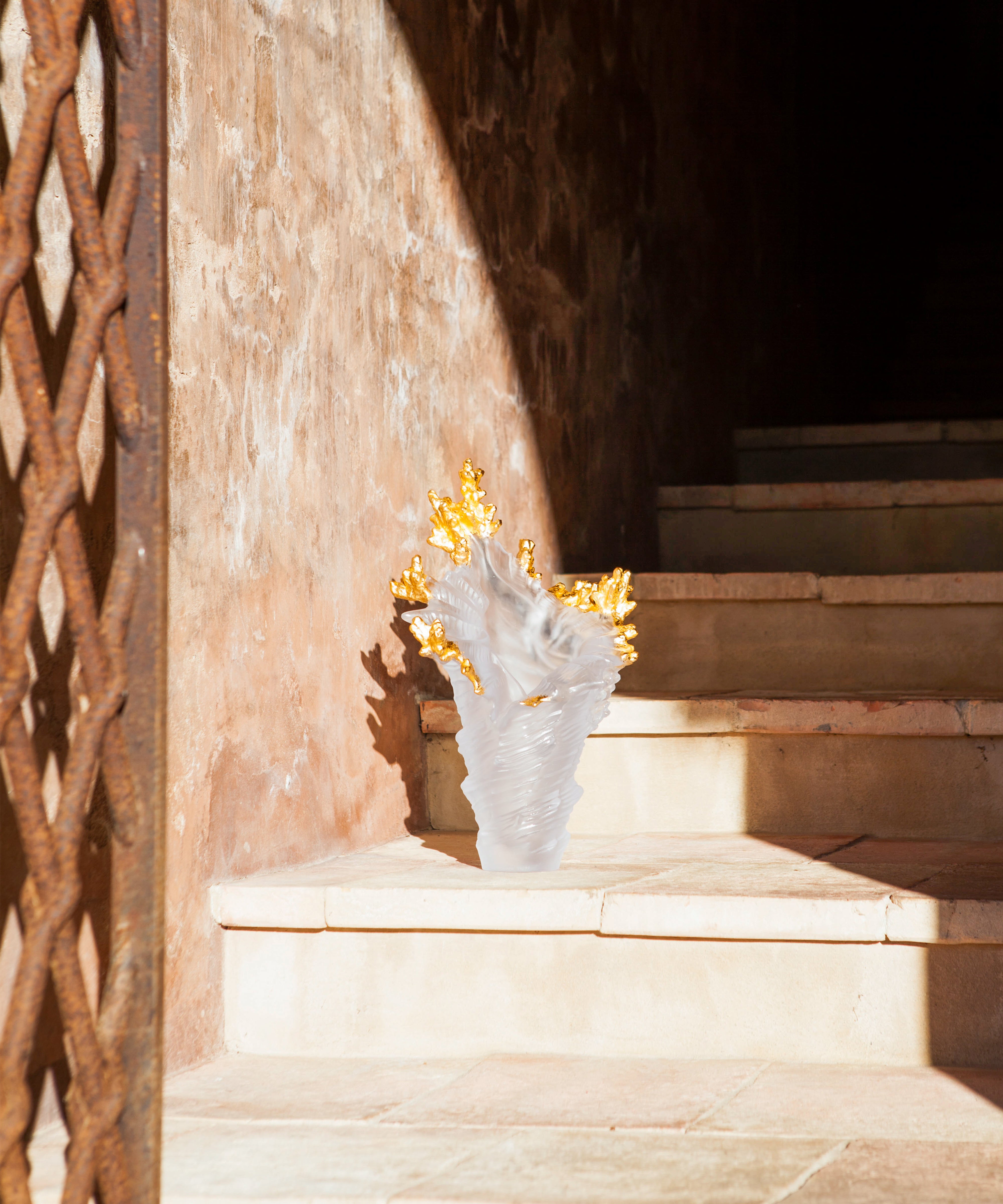 Mer de Corail Vase grand modèle Blanc, finition or 99ex