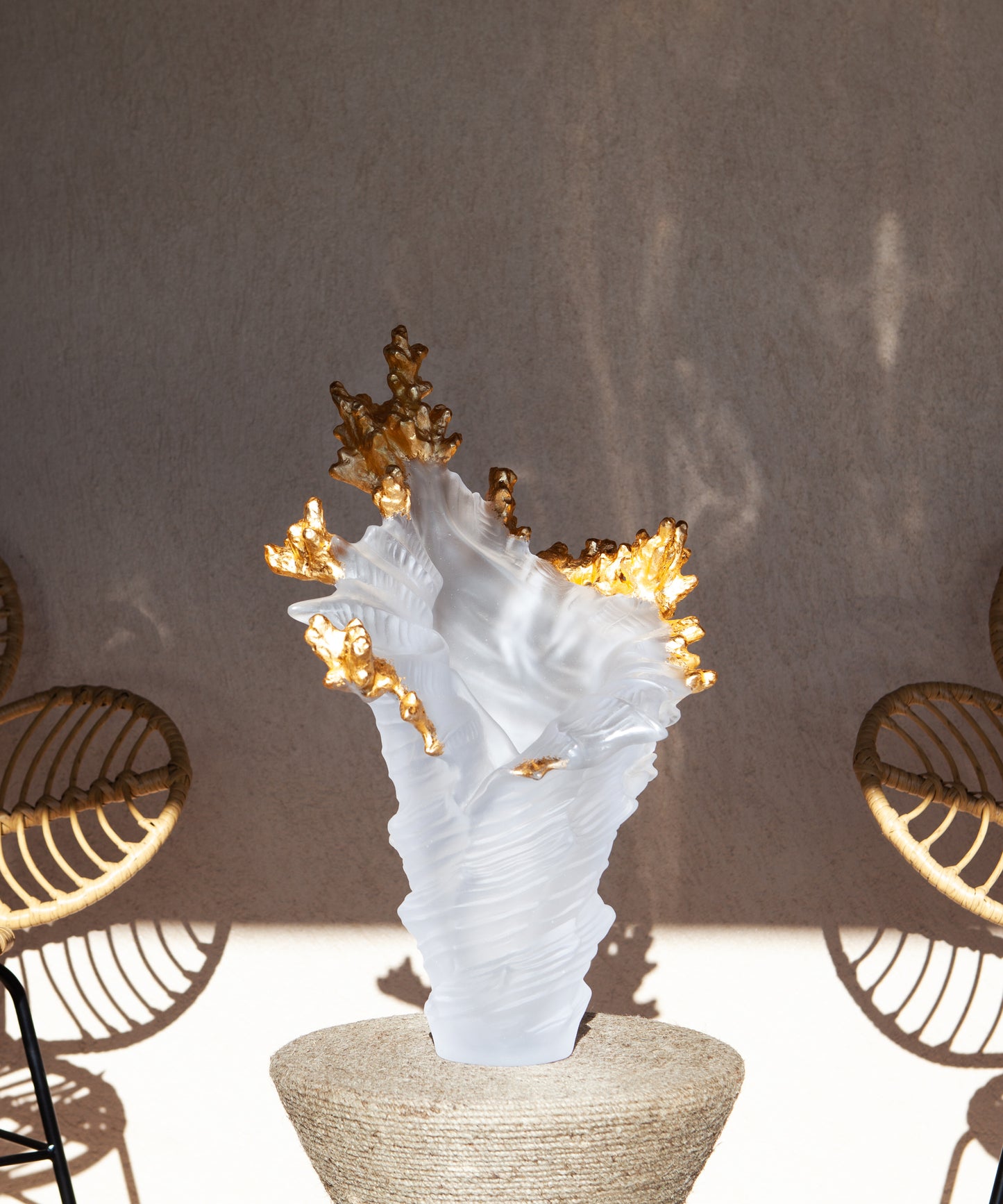 Mer de Corail Large vase White, gold finish 99ex