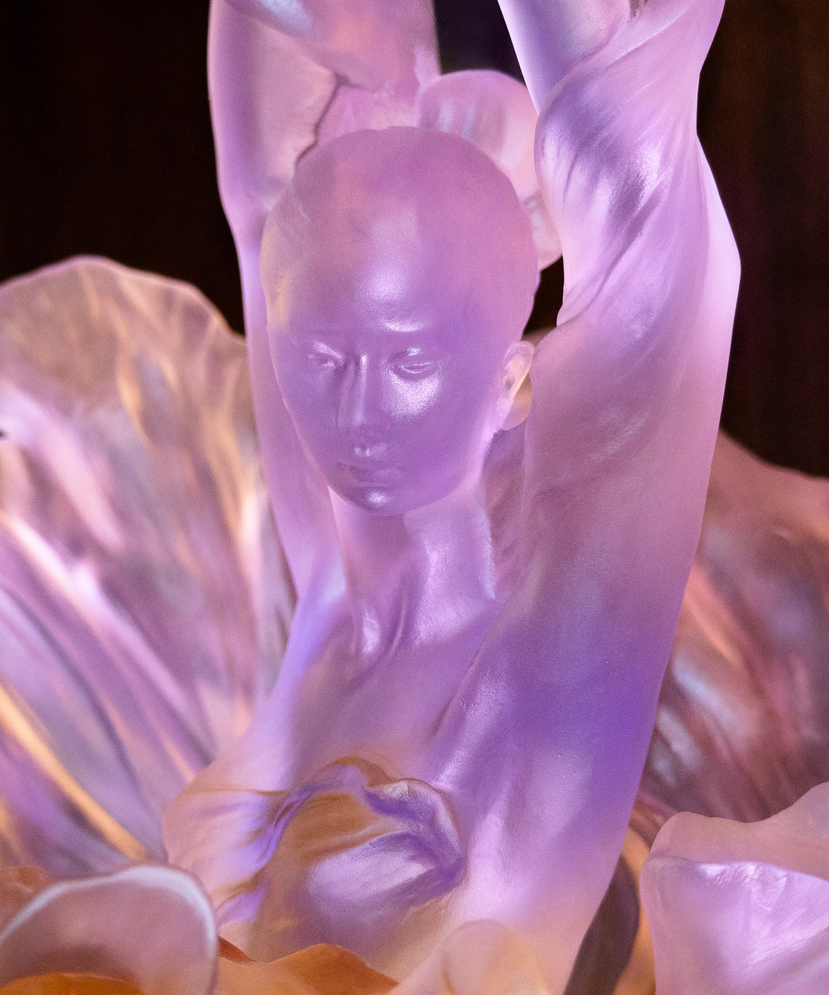 Ballerina en porcelaine Daum Luo Li Rong 50ex, sculpture artistique représentant une ballerine en tutu blanc, détail fin et élégant