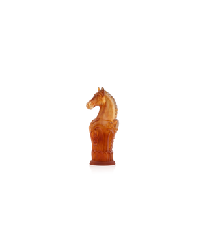 Cavalier d’échec petit modèle Rêve Equestre Daum, figurine en céramique artisanale, détails fins et finition élégante.
