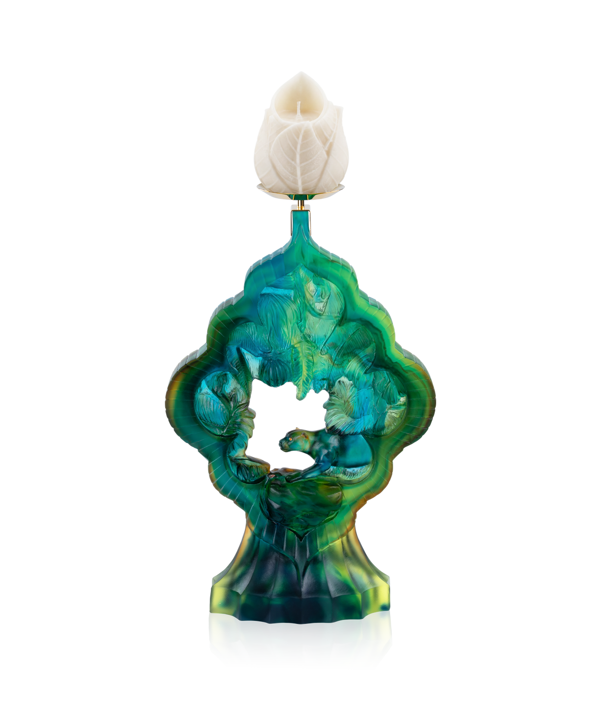 Deux bougies sculptées végétales de Daum Intérieur dans un coffret, mettant en valeur leur design élégant et détaillé.