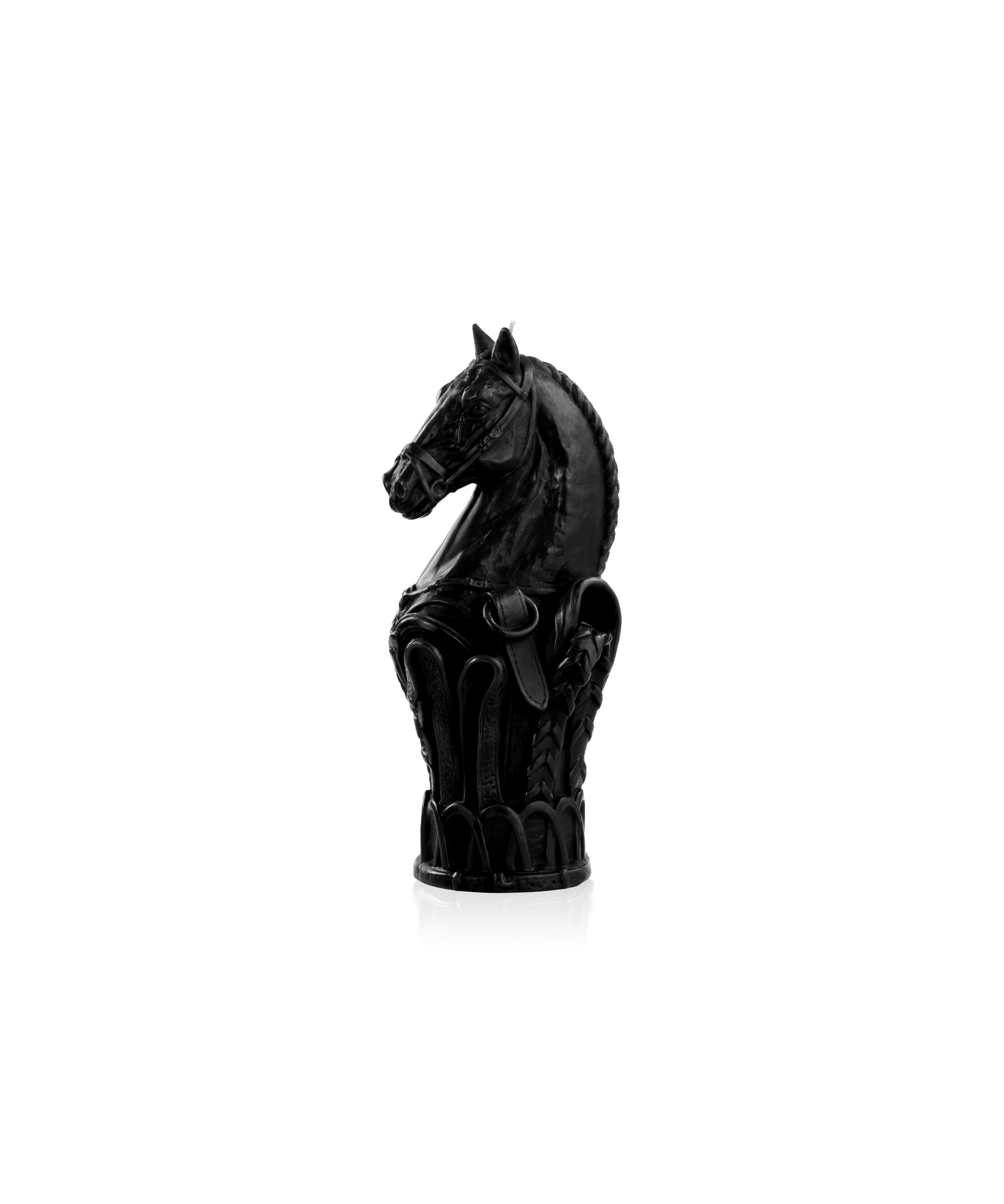 Bougie sculptée en forme de chevalier d'échecs noir Rêve Equestre par Daum Intérieur, détail artistique et finition élégante