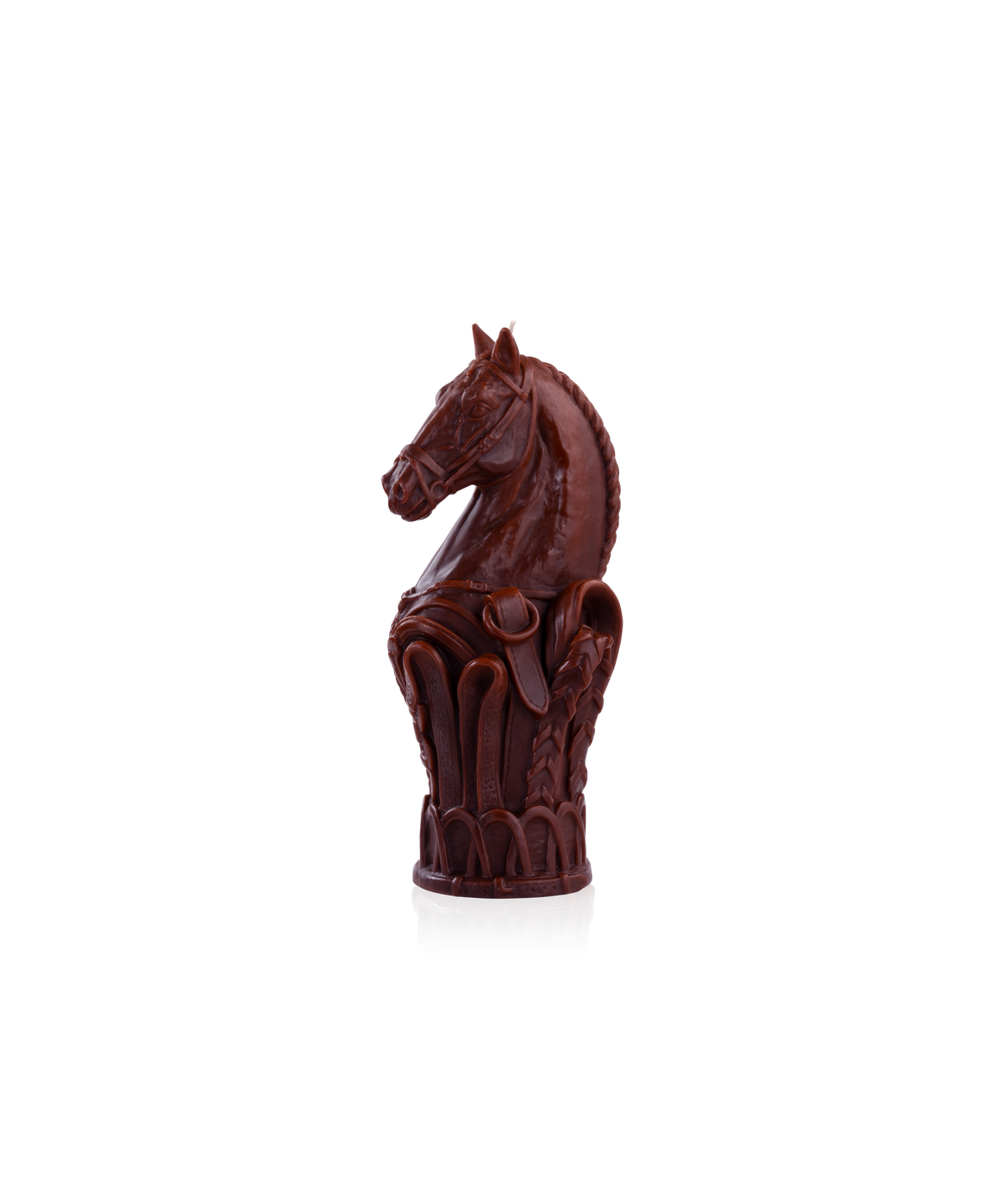 Bougie sculptée en forme de chevalier d’échecs en cuir marron, design élégant de la collection Rêve Equestre de Daum Intérieur