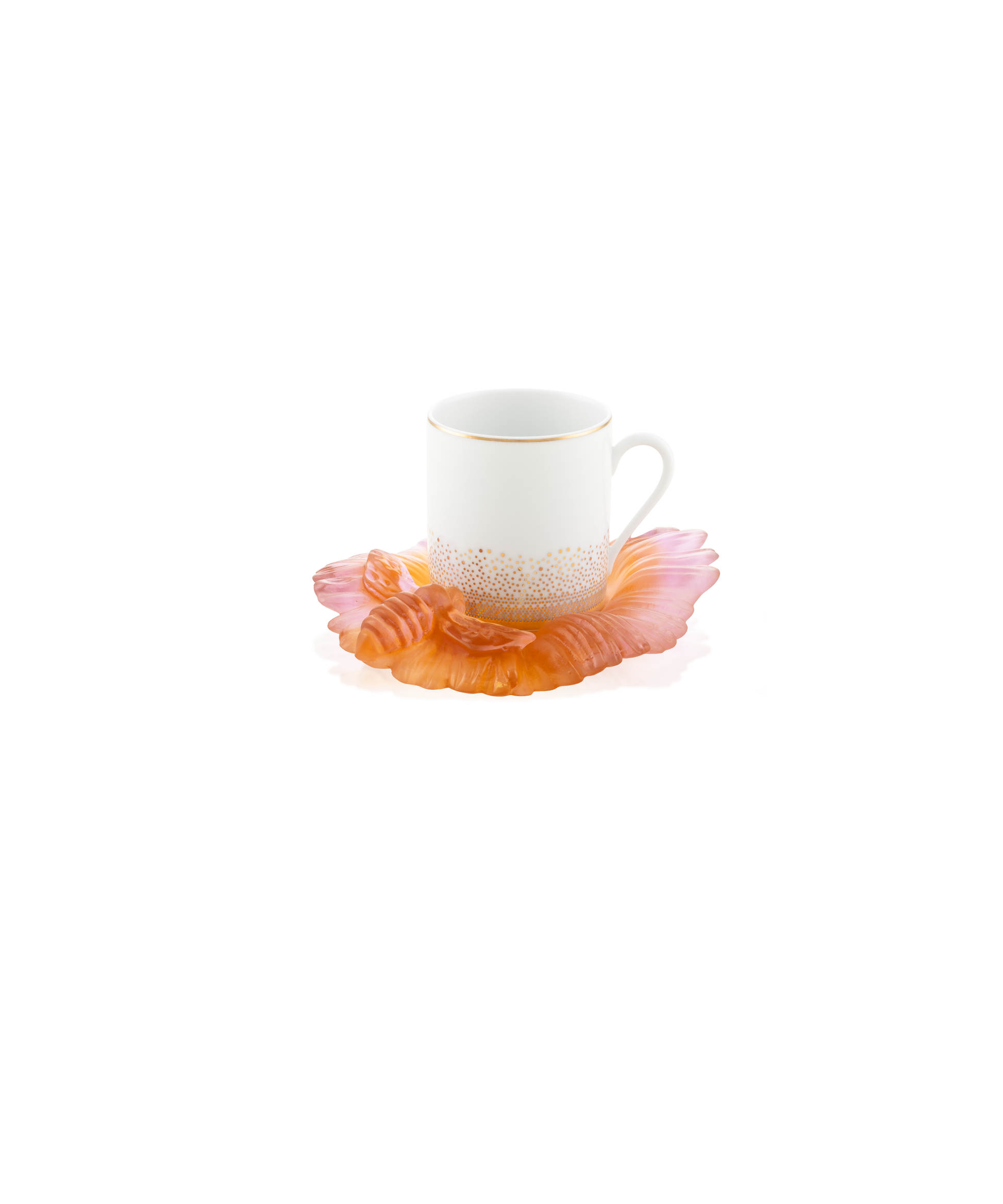 Deux tasses à café en cristal Daum Intérieur avec soucoupes, élégantes et transparentes, dans un coffret d'abeille.