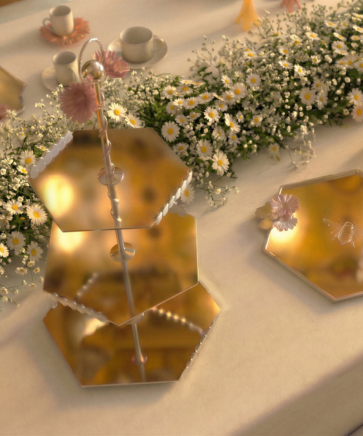 Or d'Abeille 3-Tier pastry stand