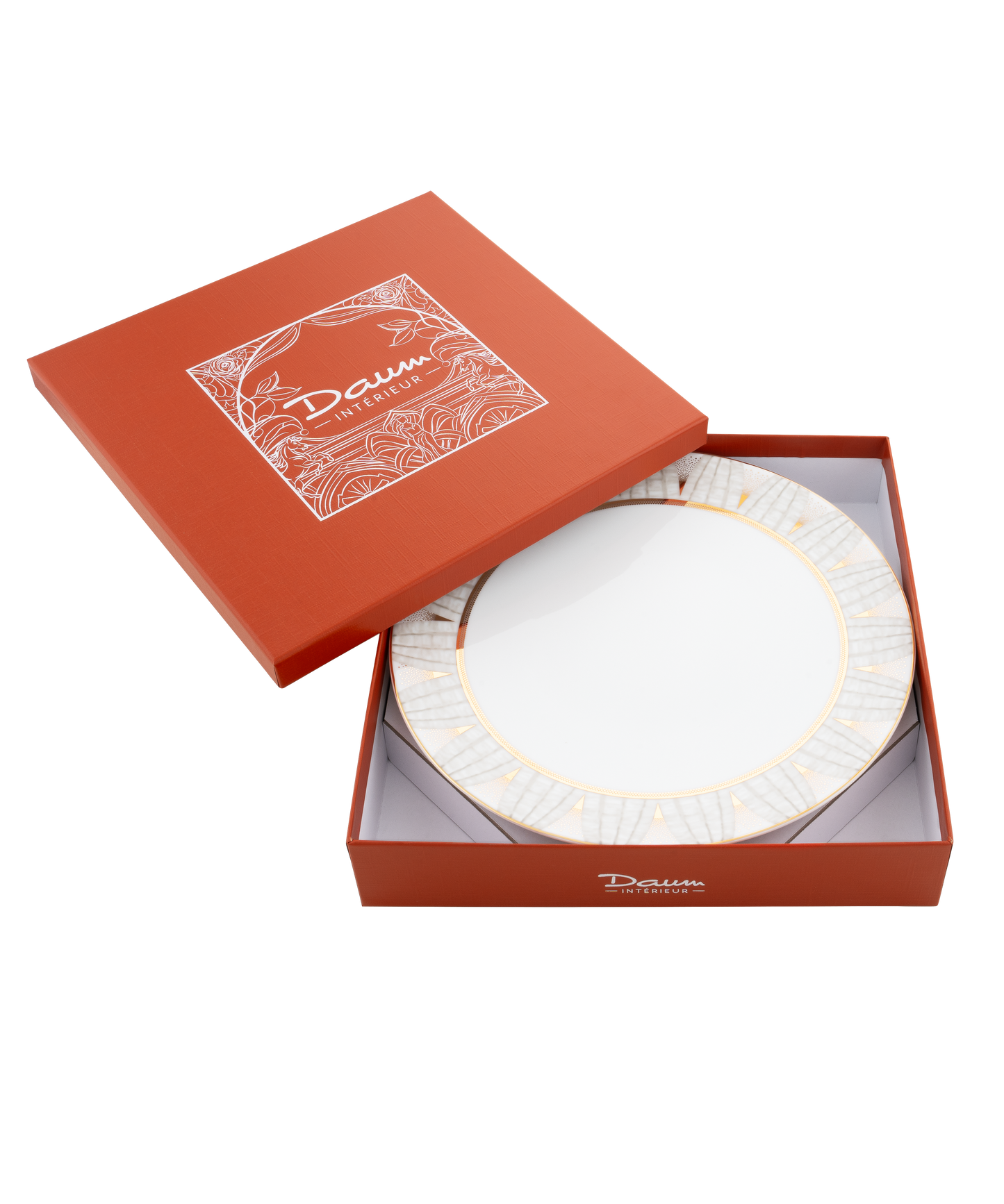 Deux assiettes de gastronomie Daum Intérieur dans un coffret en or d'abeille, avec détails élégants et finition raffinée.