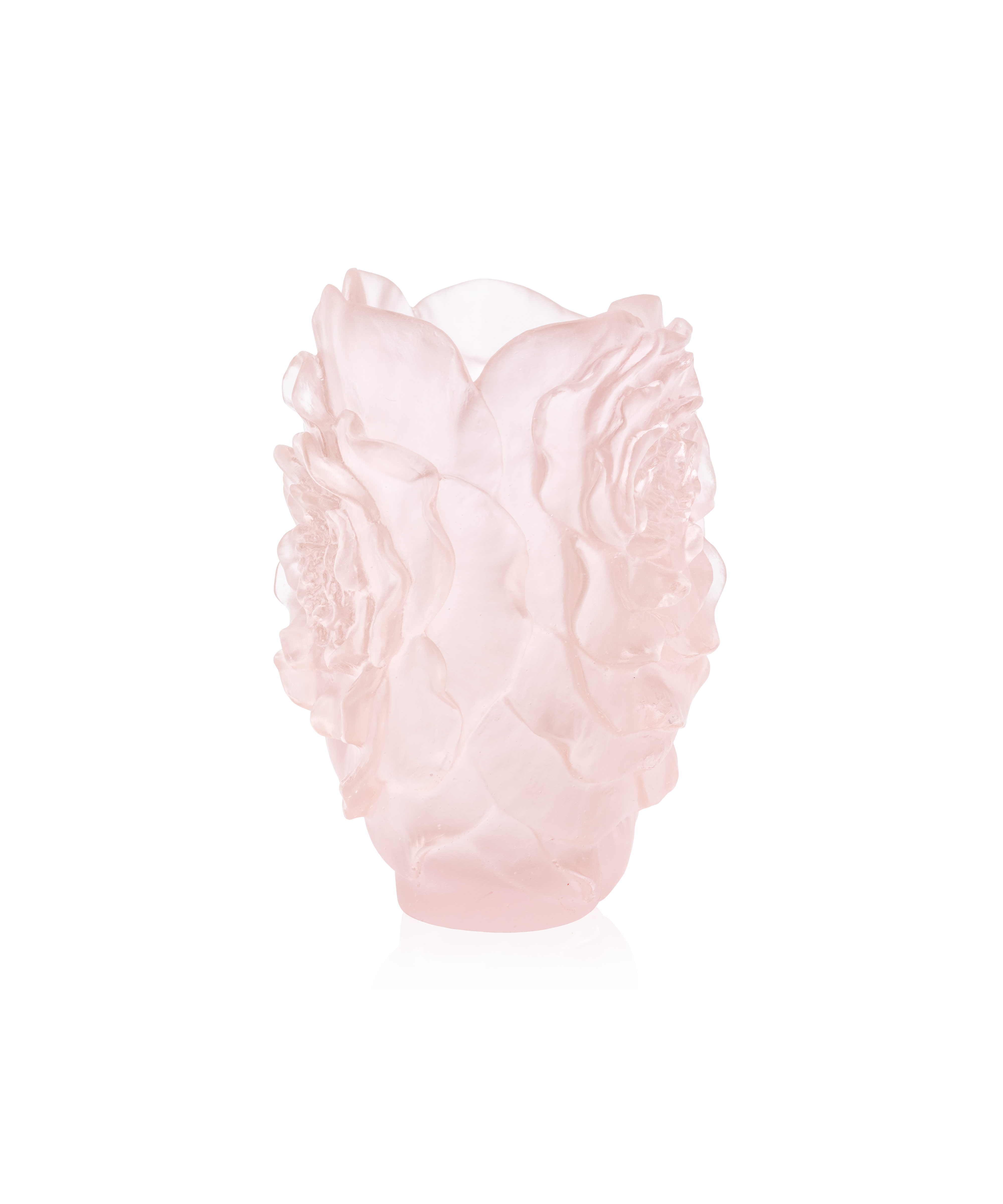 Vase Camelia petit modèle Rose de la marque Daum, en verre soufflé avec motif floral délicat, vu de face.