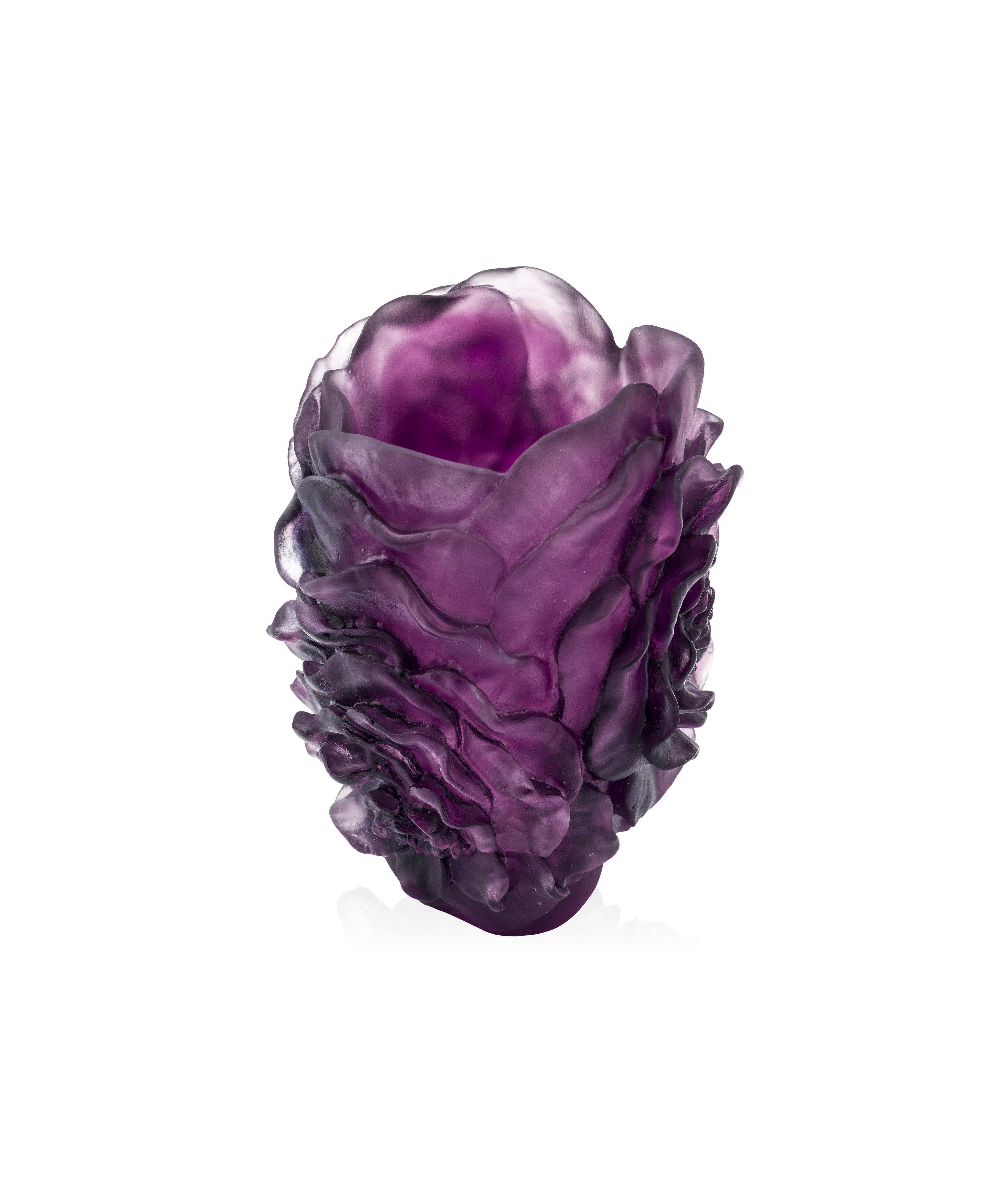 Vase petite Camélia violet de la marque Daum, verre soufflé artisanal avec motif floral délicat.