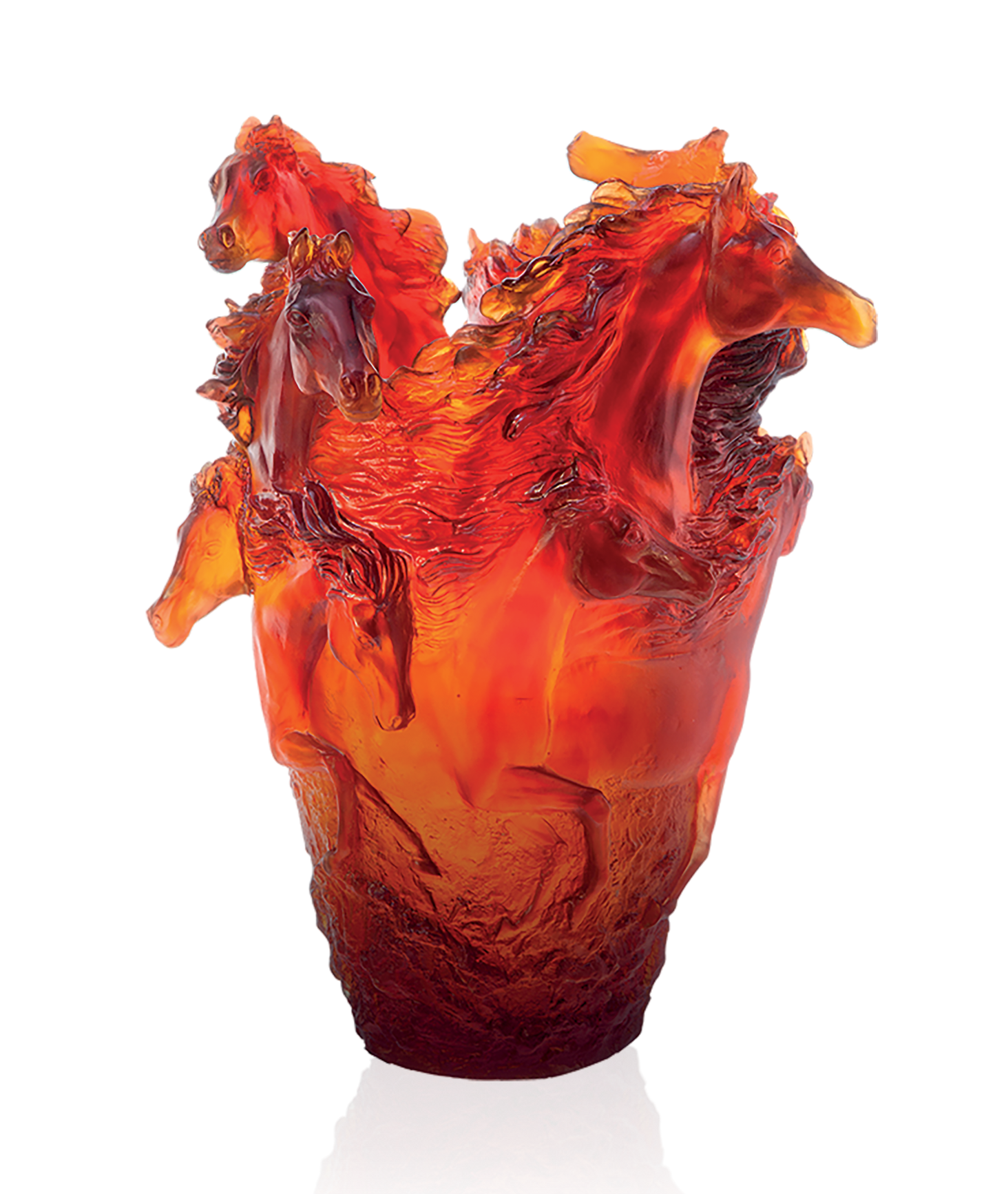 Vase Cavalcade grand modèle Ambre de la marque Daum avec finition en verre teinté orange.