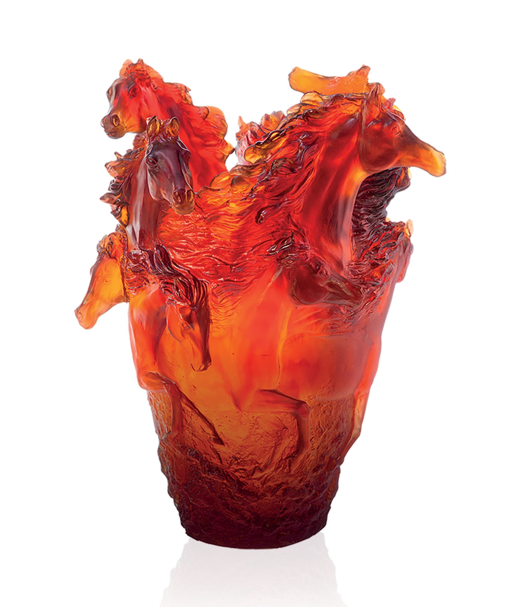 Vase Cavalcade grand modèle Ambre de la marque Daum avec finition en verre teinté orange.