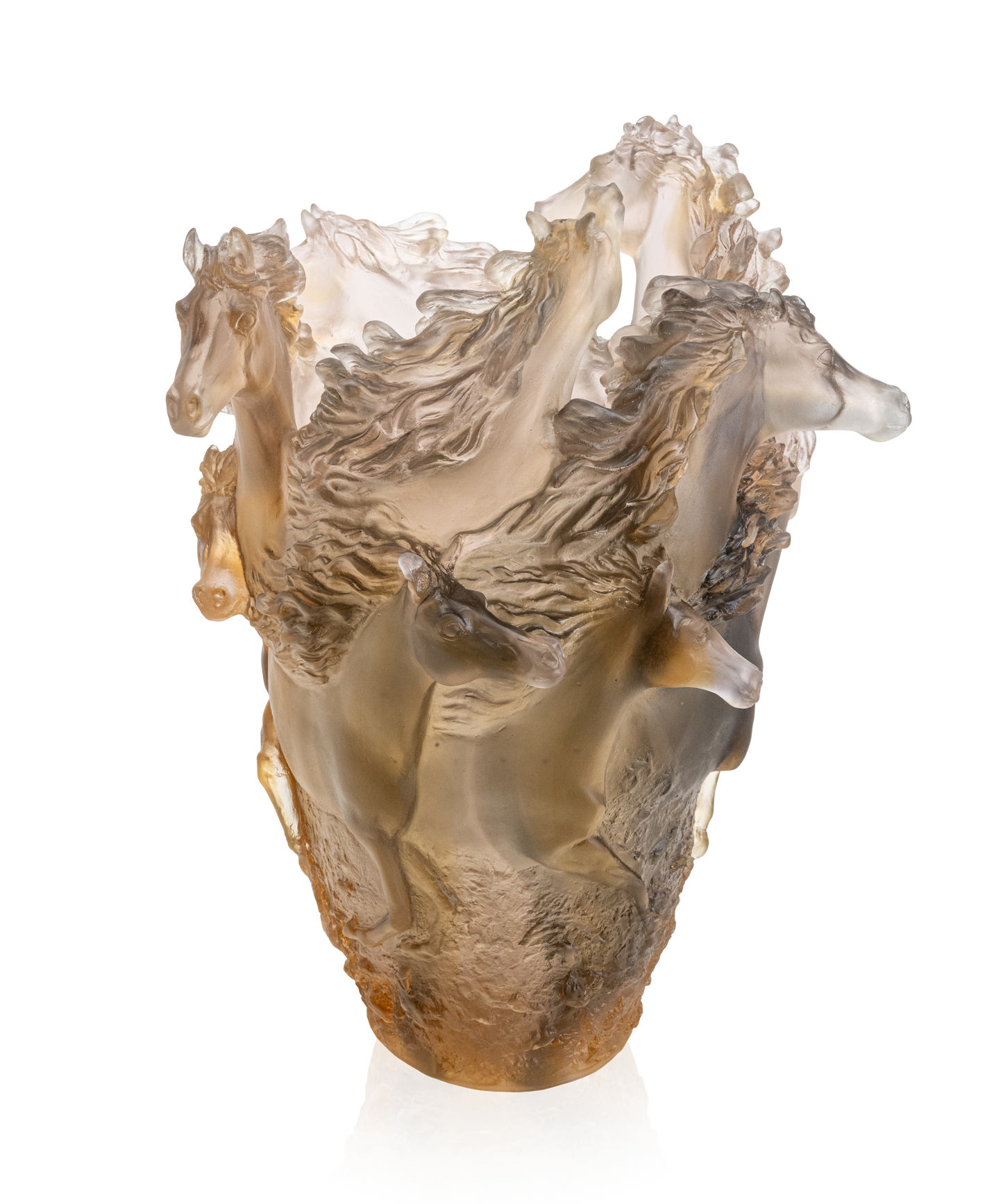 Vase Cavalcade grand modèle en verre brun glacé de la marque Daum, design élégant et large, hauteur impressionnante.