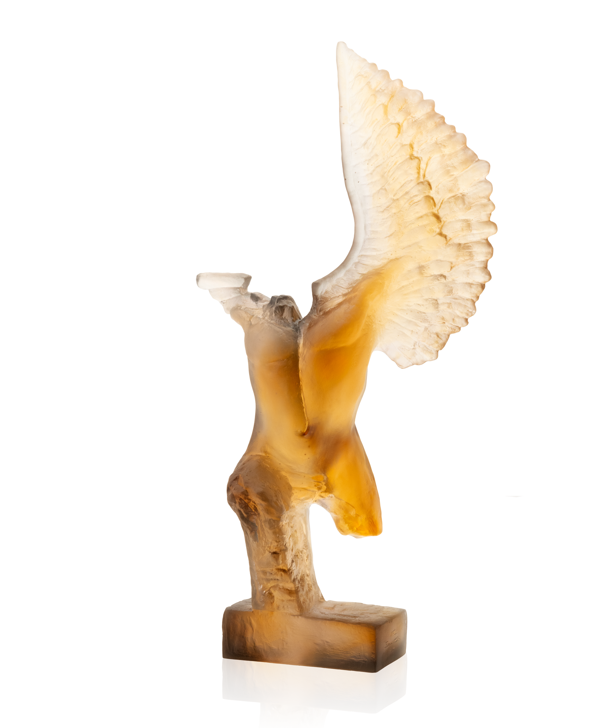 Vase Céyx de Dominique Vial en cristal Daum, design élégant avec finition translucide, posé sur une surface blanche.