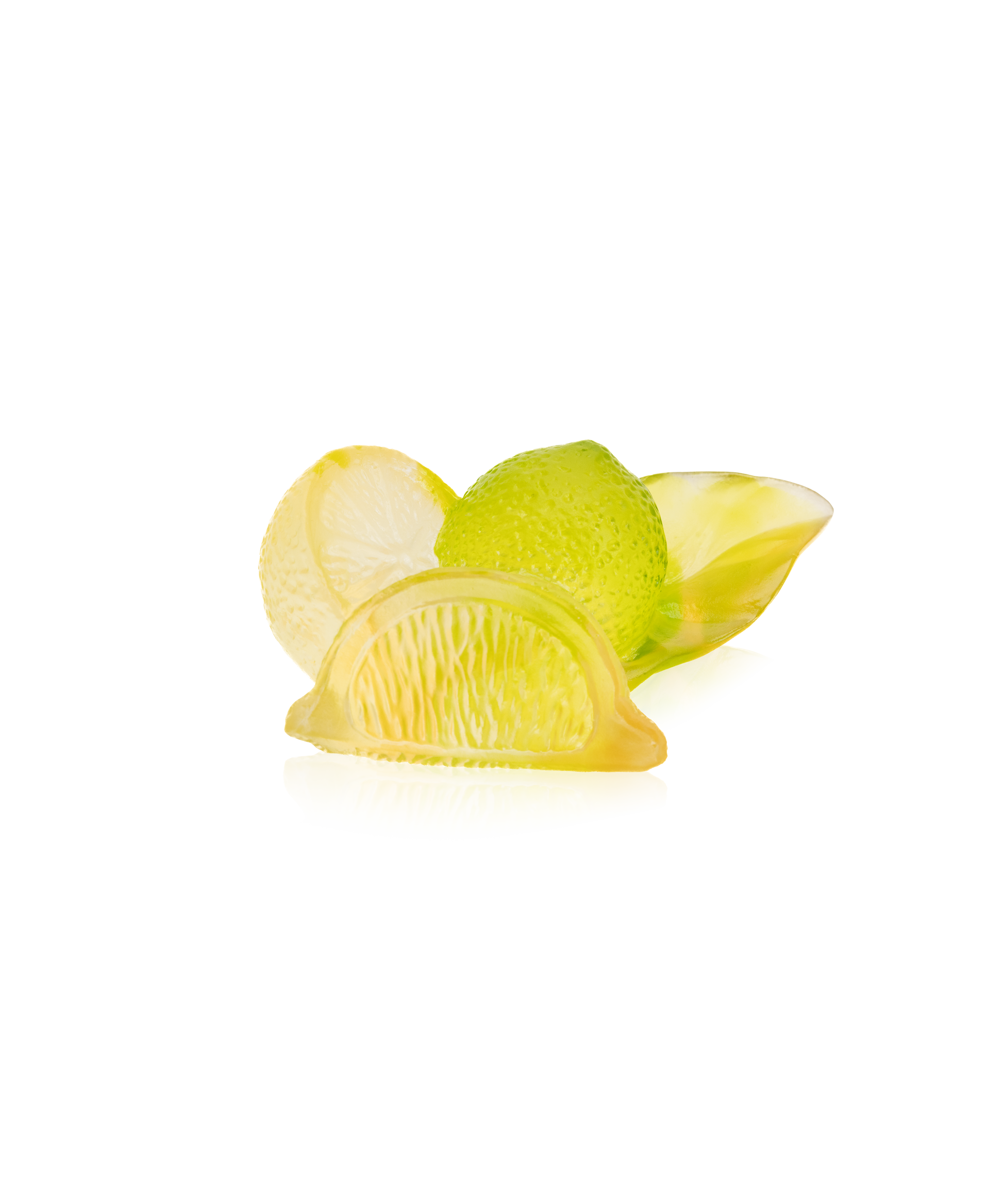 Composition décorative en verre de citron et agrumes par Daum, pièce artistique aux détails colorés et élégants.