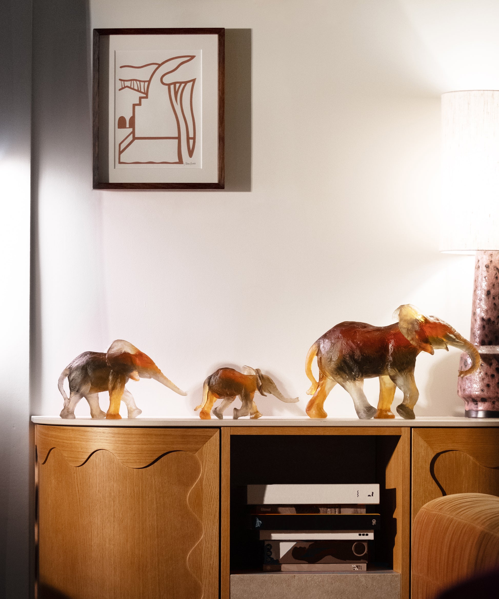 Éléphant Savana grand modèle en cristal de Daum, sculpté par Isabelle Carabantes, avec détails réalistes et finition élégante.