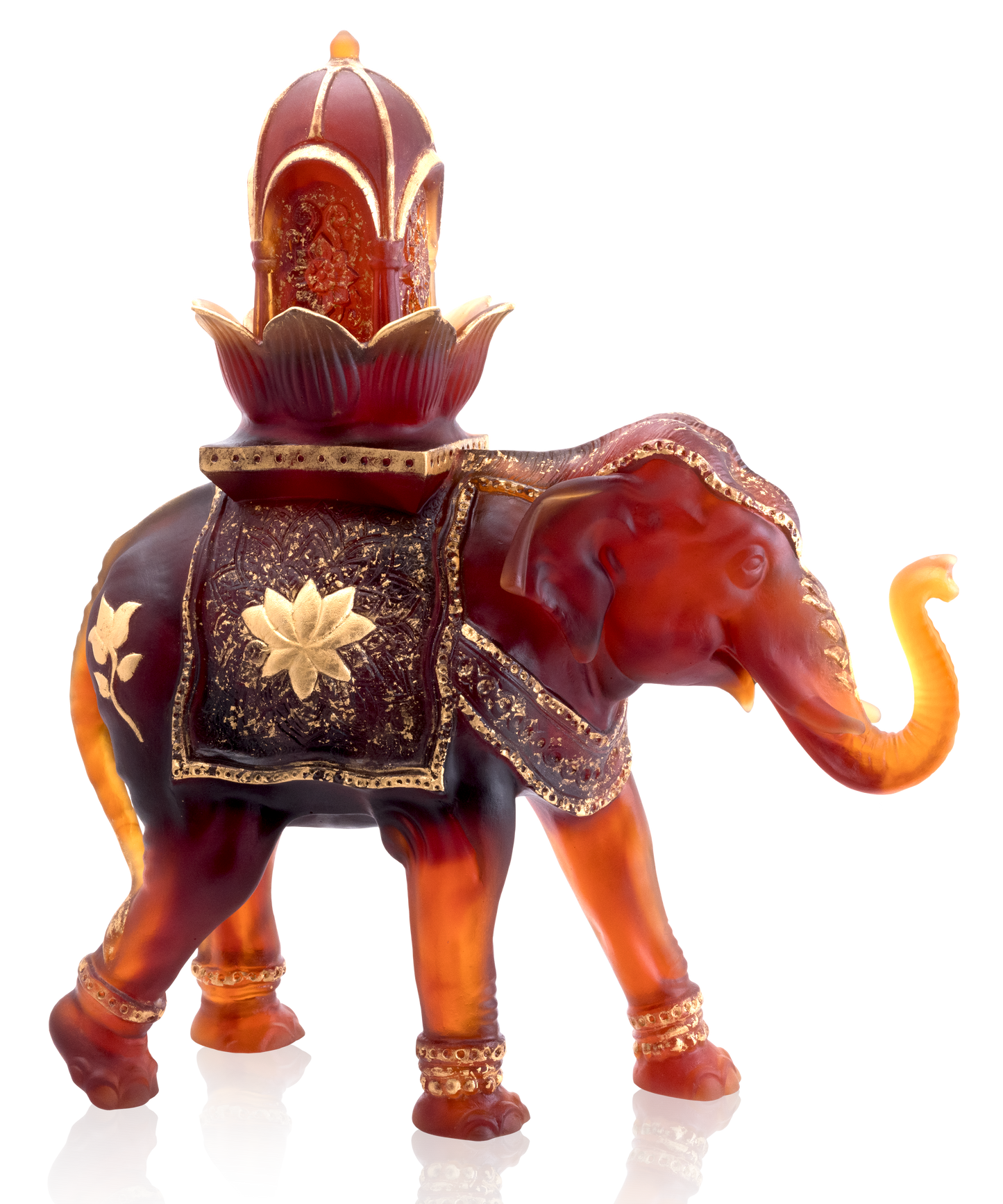 Sculpture d'éléphant en verre Daum Shalmara 25ex, détail brillant et coloré, sur fond neutre.