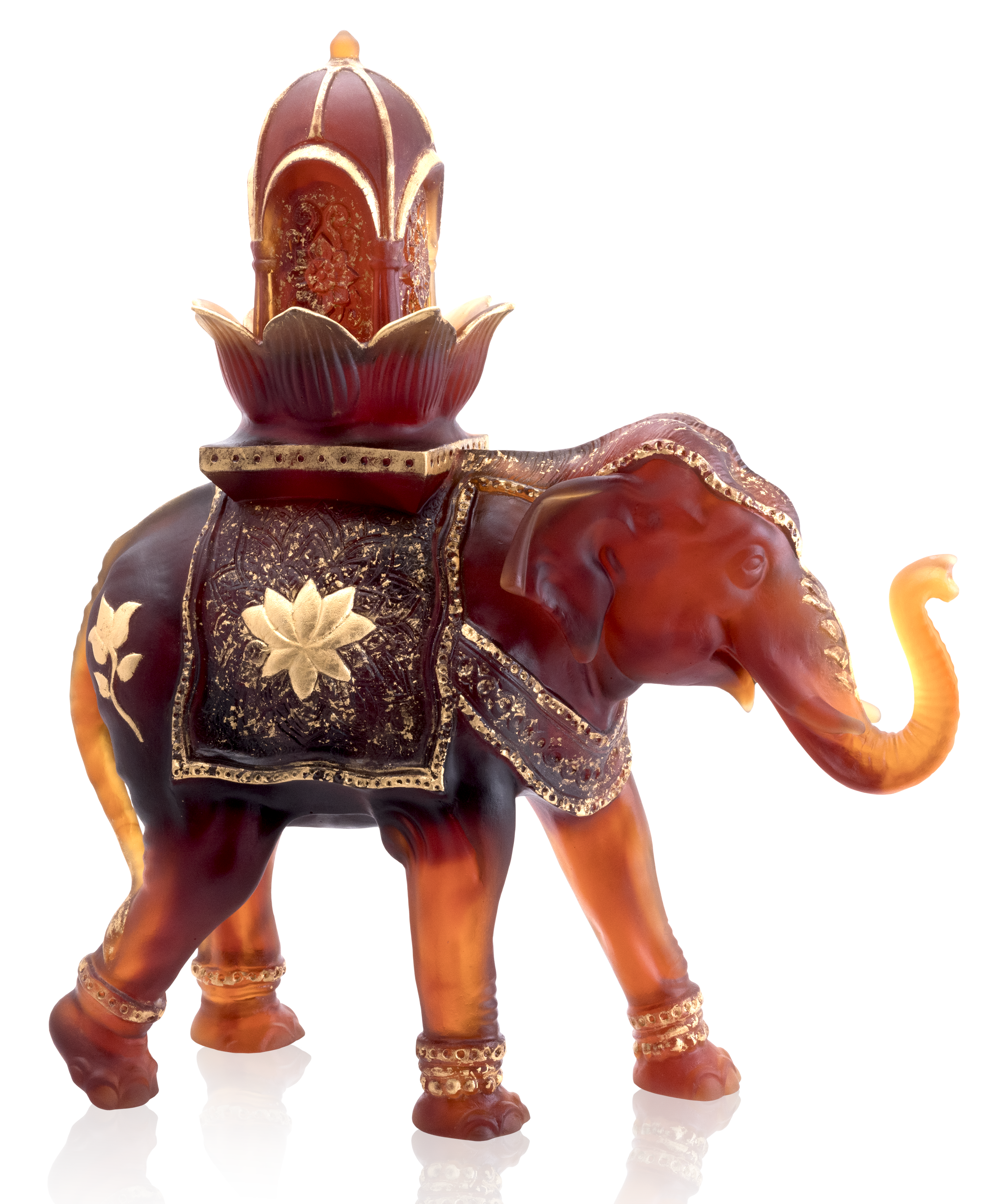 Sculpture d'éléphant en verre Daum Shalmara 25ex, détail brillant et coloré, sur fond neutre.