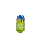 Vase petit modèle Fleur de Paon Exotique en verre Daum avec motif coloré et détails artistiques.