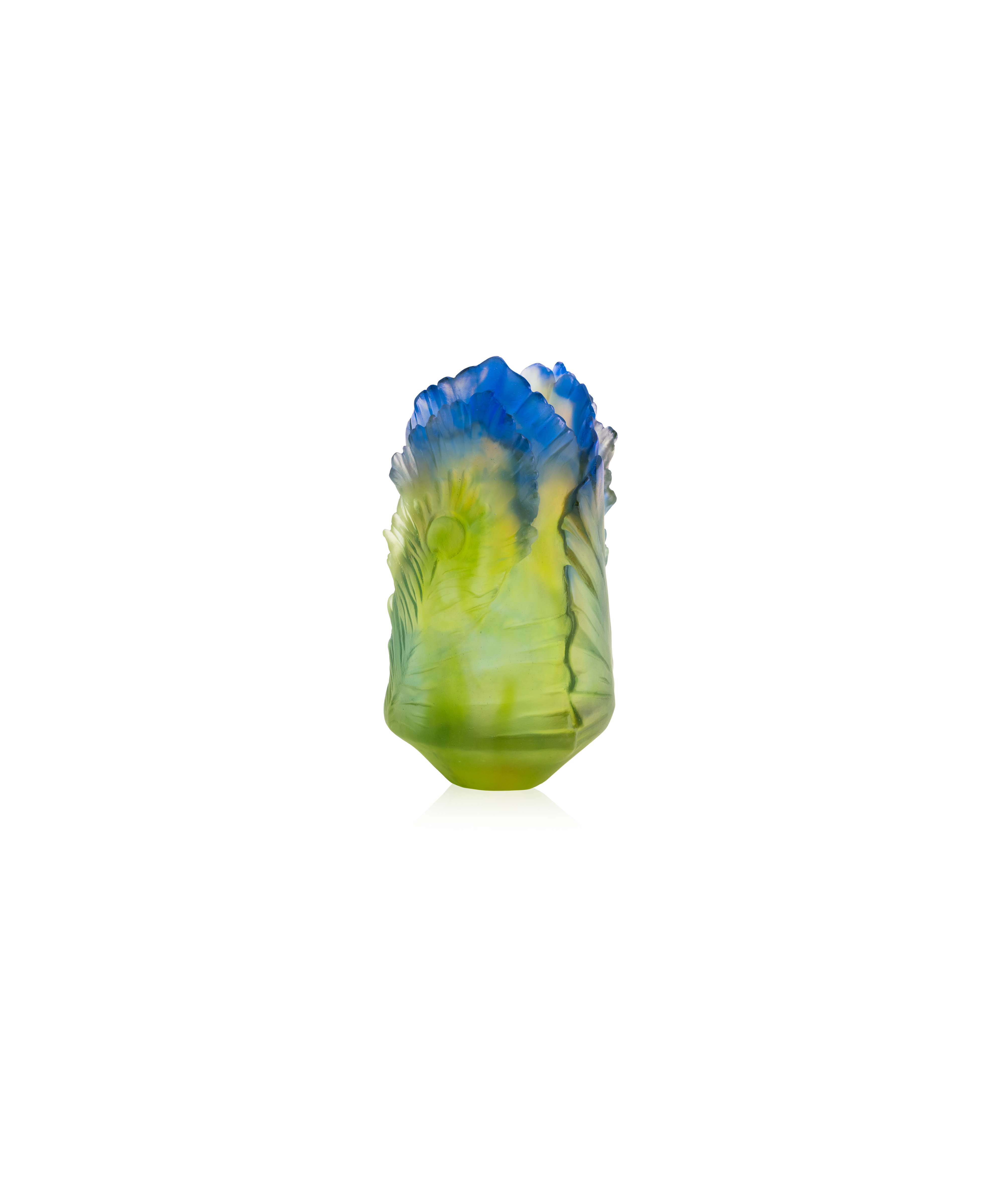 Vase petit modèle Fleur de Paon Exotique en verre Daum avec motif coloré et détails artistiques.