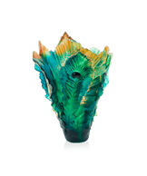 Vase grand modèle Fleur de Paon Daum en verre doré avec finition à la feuille d'or, décor élégant et artistique.
