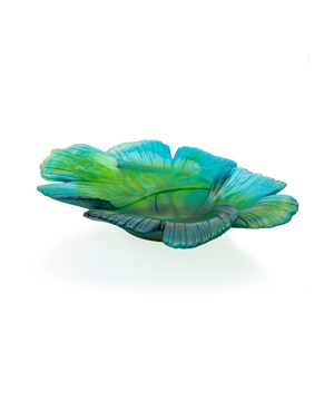 Coupe magnum Ginkgo verte de Daum en verre coloré avec motif de feuilles de ginkgo, décoration élégante et artistique.