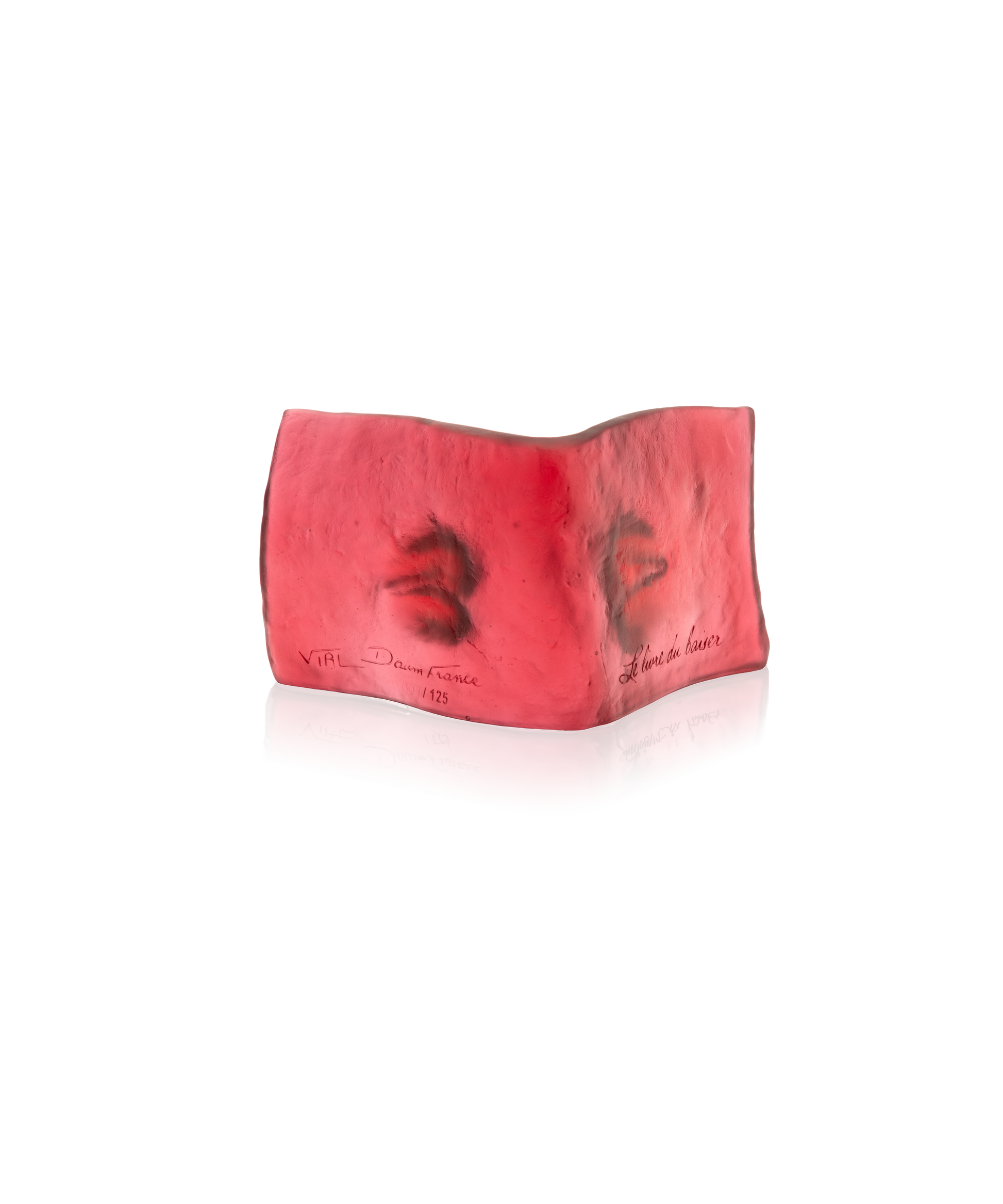 Livre "Le Baiser" de Dominique Vial, édition 125ex, publié par Daum, couverture avec illustration artistique visible.