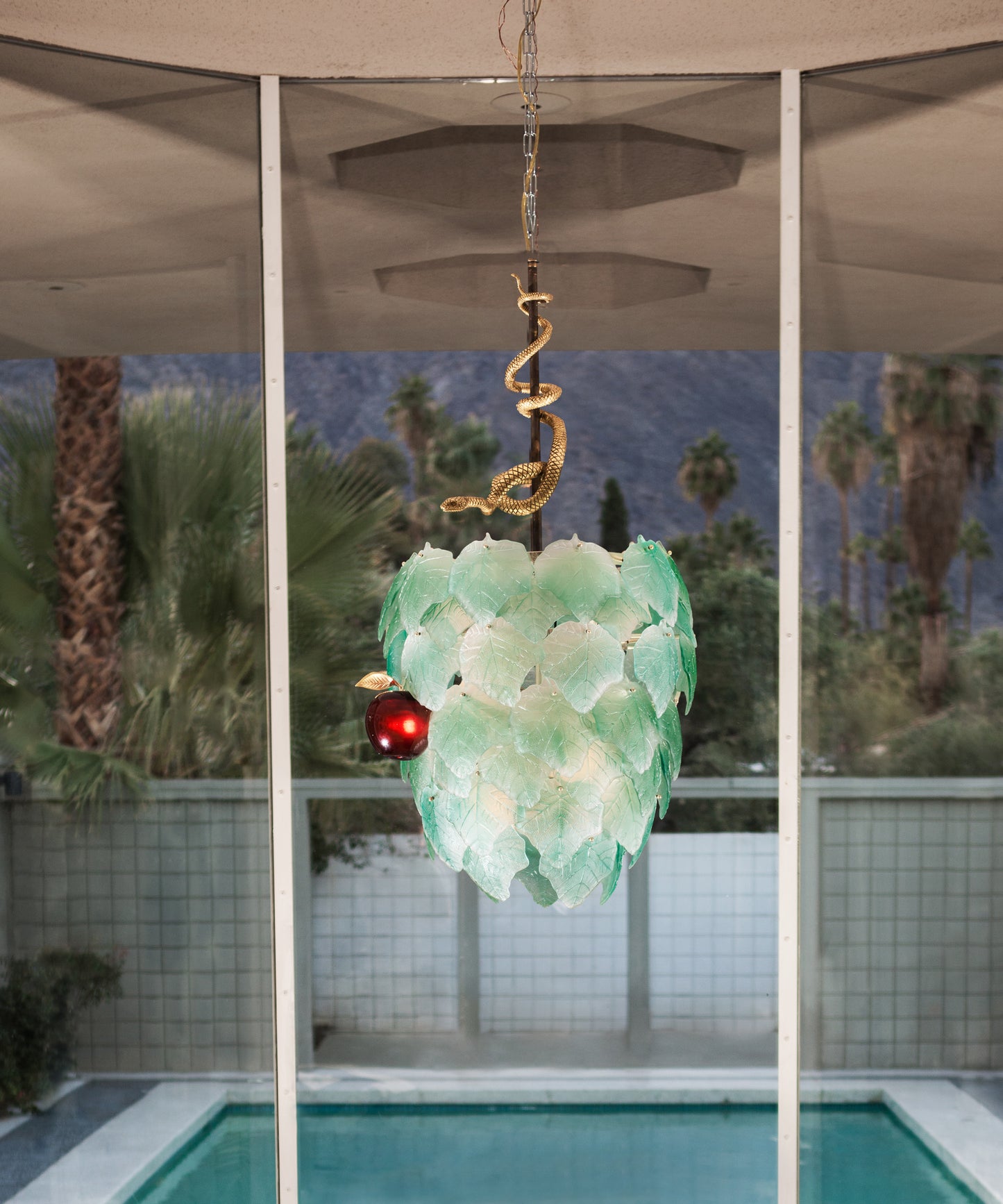 Lustre Eden vert de Martyn Lawrence Bullard en verre Daum avec 50 expositions, design élégant et coloré.