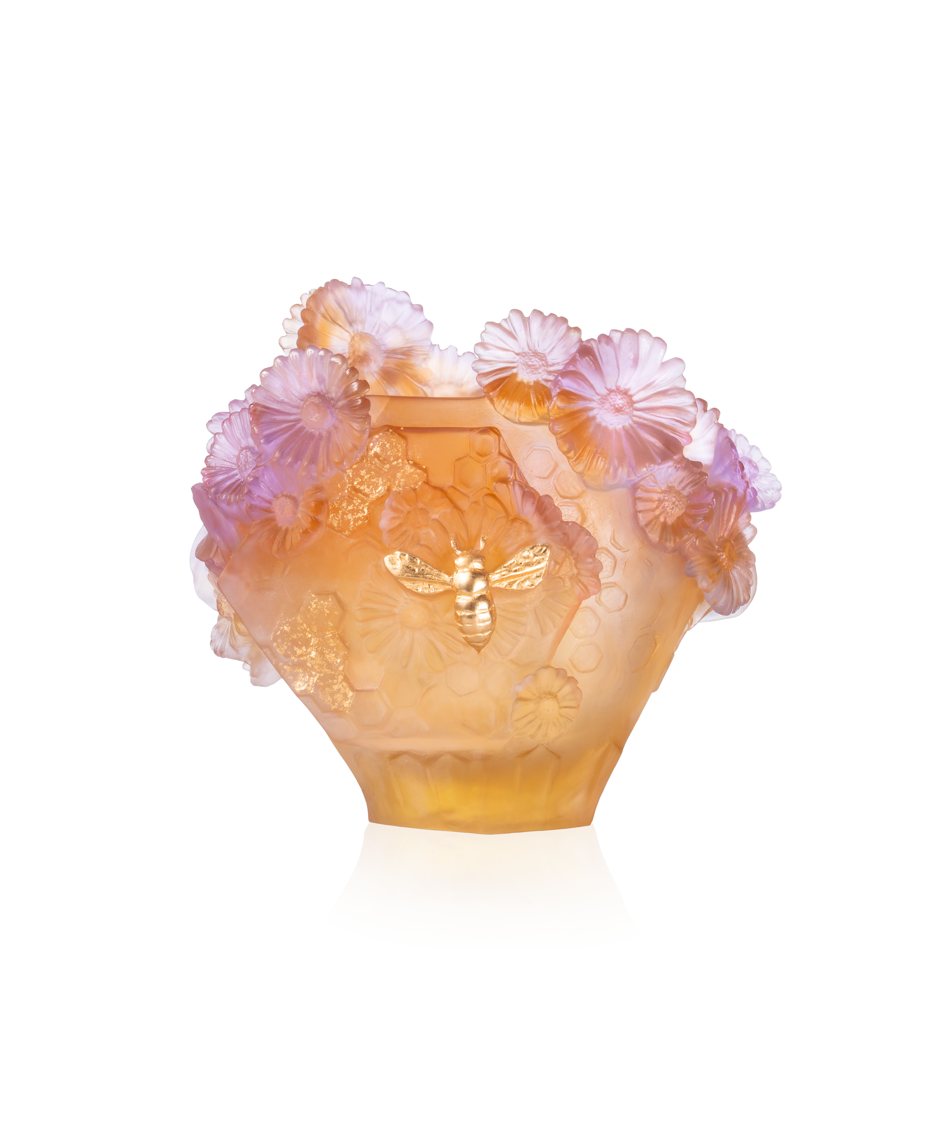 Vase moyen Or d'Abeille de la marque Daum avec motif en or et design élégant, visible en image.