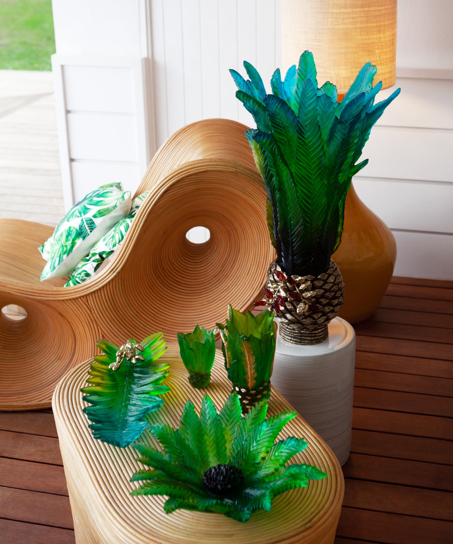 Vase moyen Palm Beach de Daum, modèle Emilio Robba 225ex, en verre coloré avec finition artistique et design élégant.