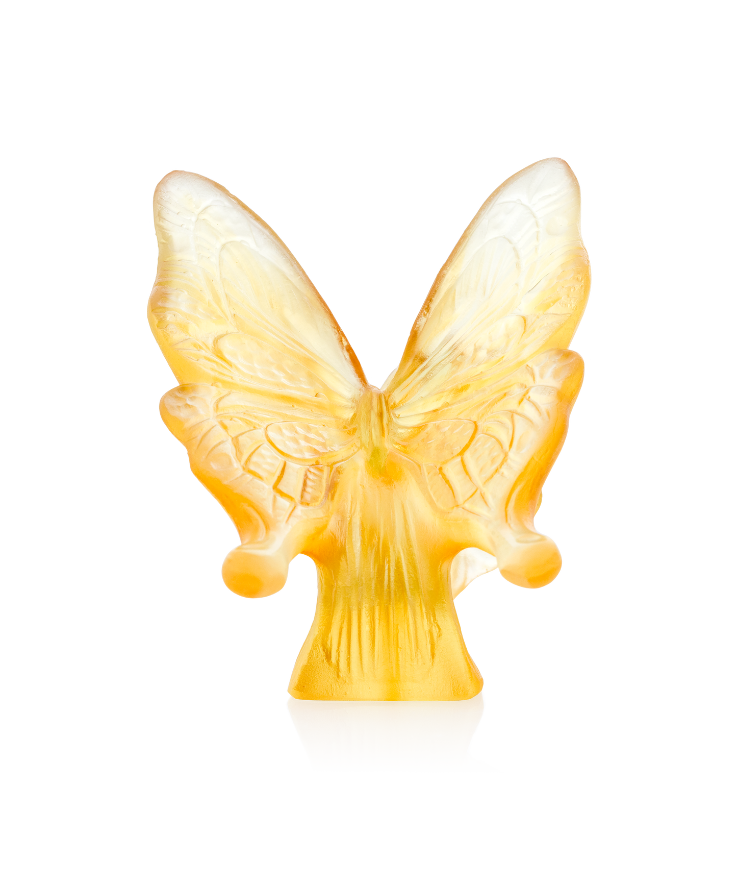 Papillon en verre jaune et ambre de la marque Daum, avec détails délicats et éclat brillant.