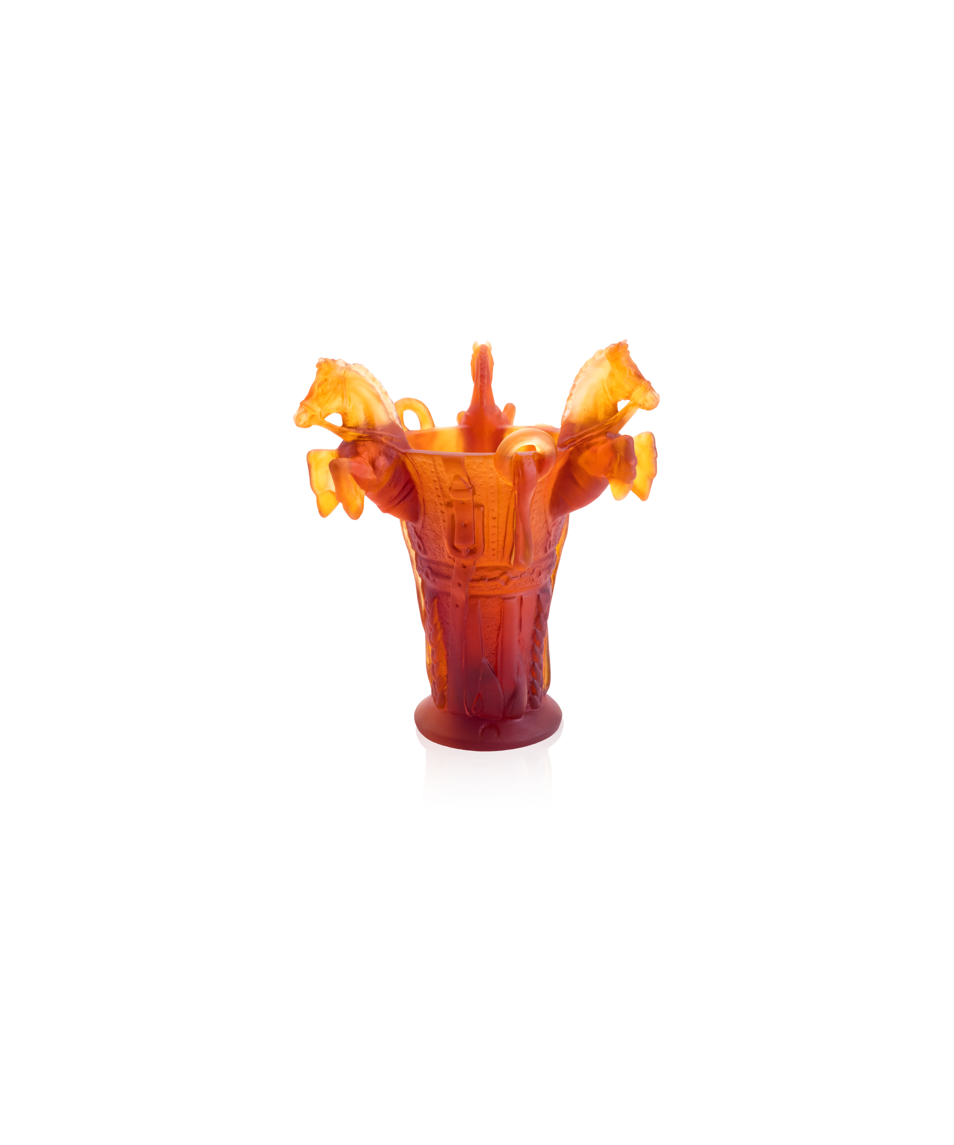 Vase petit modèle Rêve Equestre de la marque Daum, verre art déco avec motif équestre en relief.