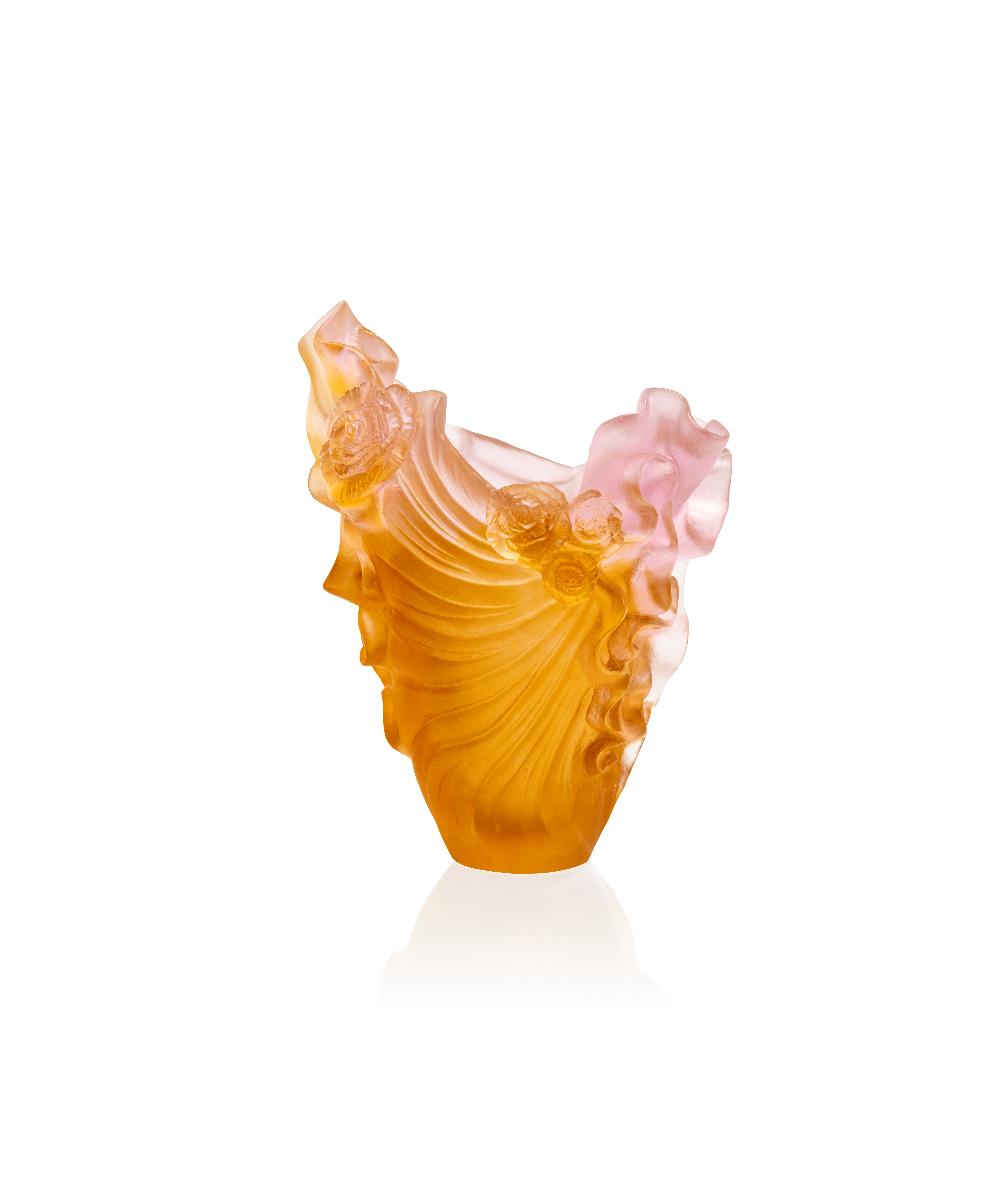 Vase moyen Rose Royale de Daum avec finition en verre coloré et design élégant, modèle 225ex, posé sur une surface.