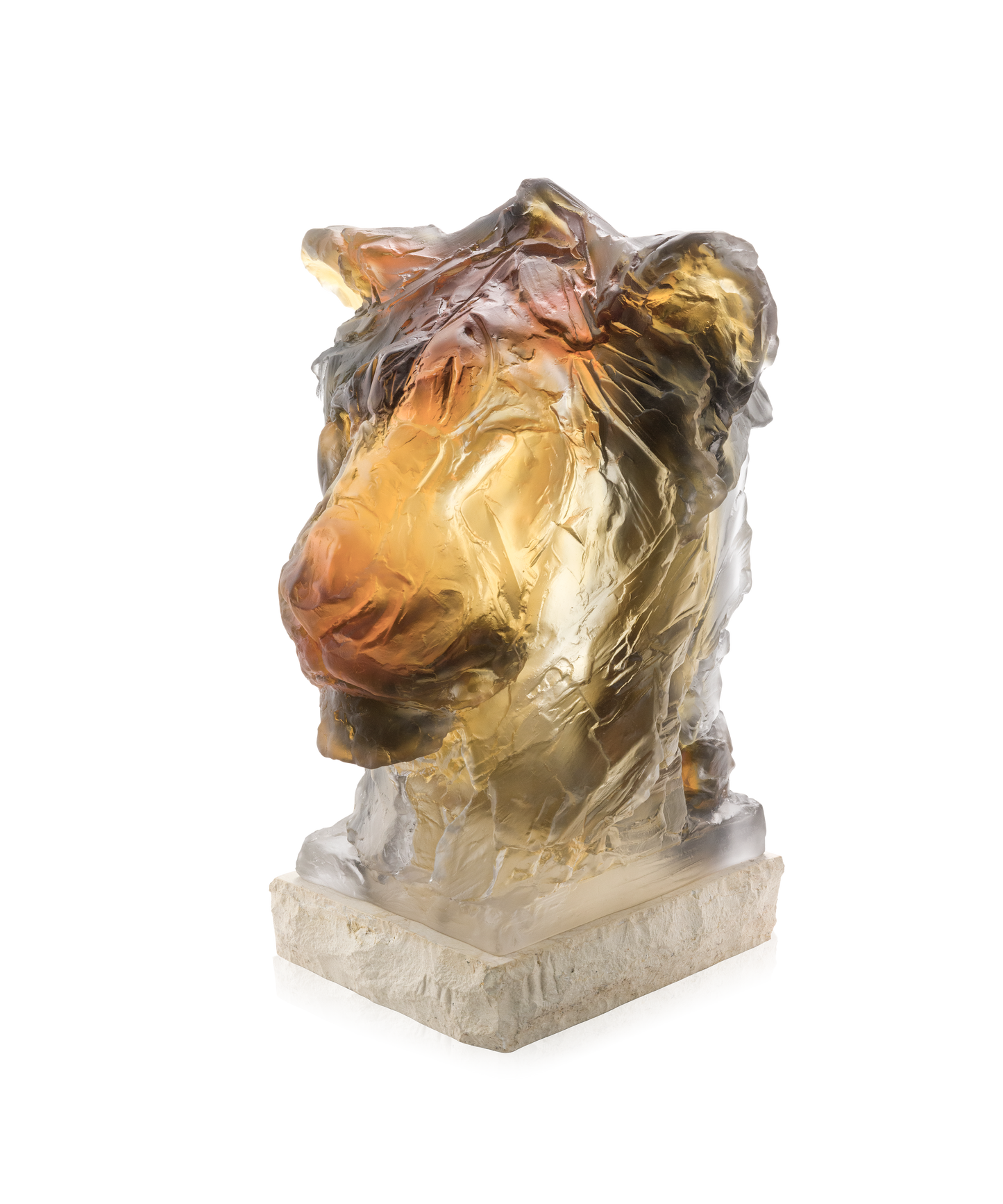 Tête de lion en cristal de Daum, sculpture artistique de Patrick Villas, 75 cm, détail de lion majestueux en verre.