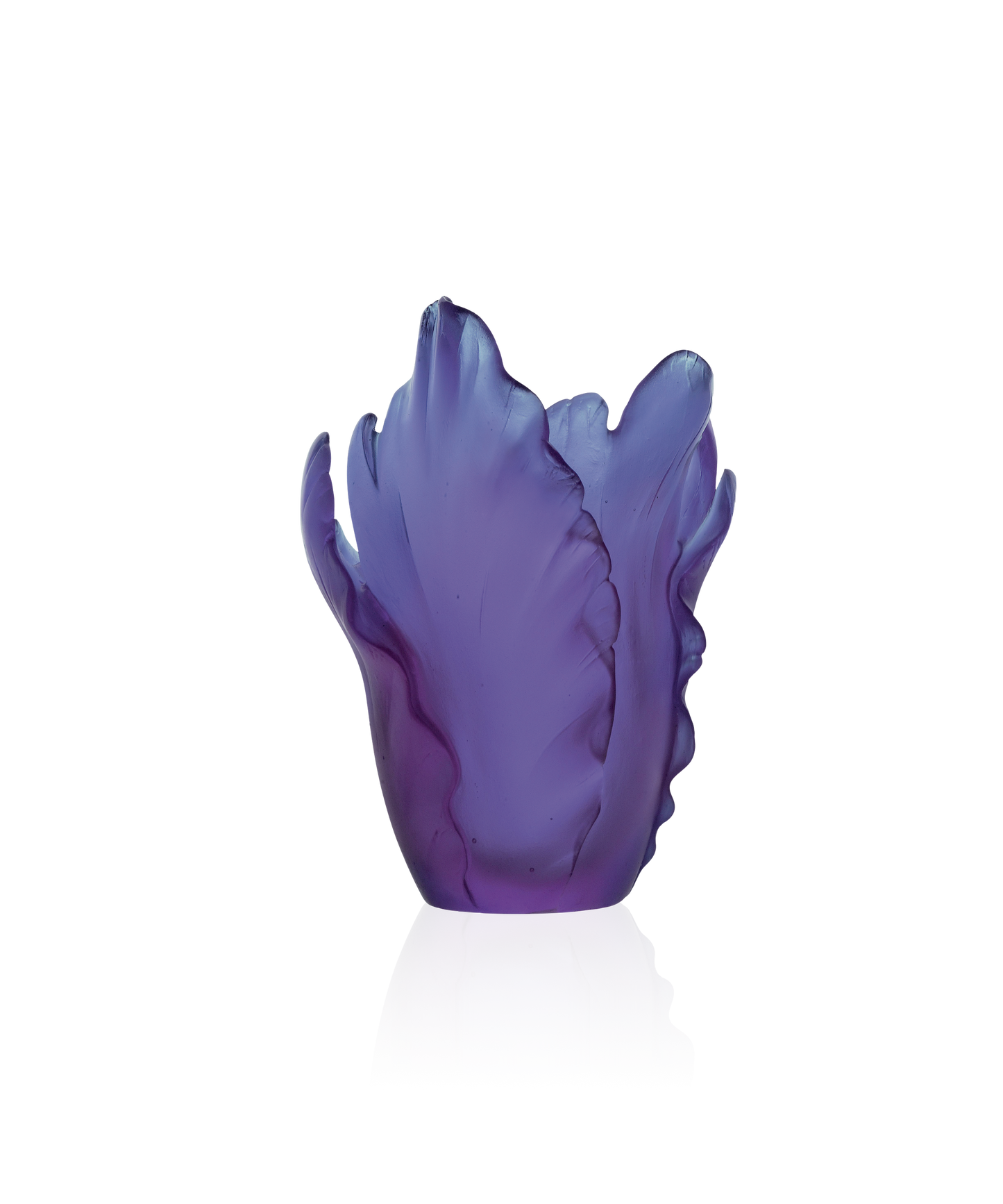 Vase Tulipe Ultraviolet en verre de marque Daum, design élégant avec finition colorée violette.