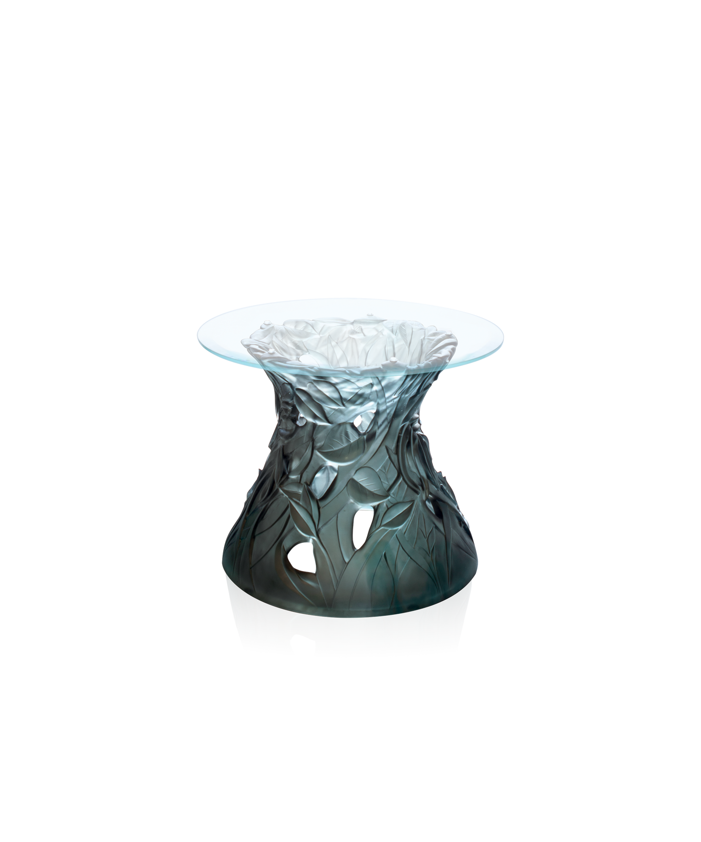 Bout de canapé végétal bleu-gris de la marque Daum, en verre artistique, avec motif floral élégant pour salon.