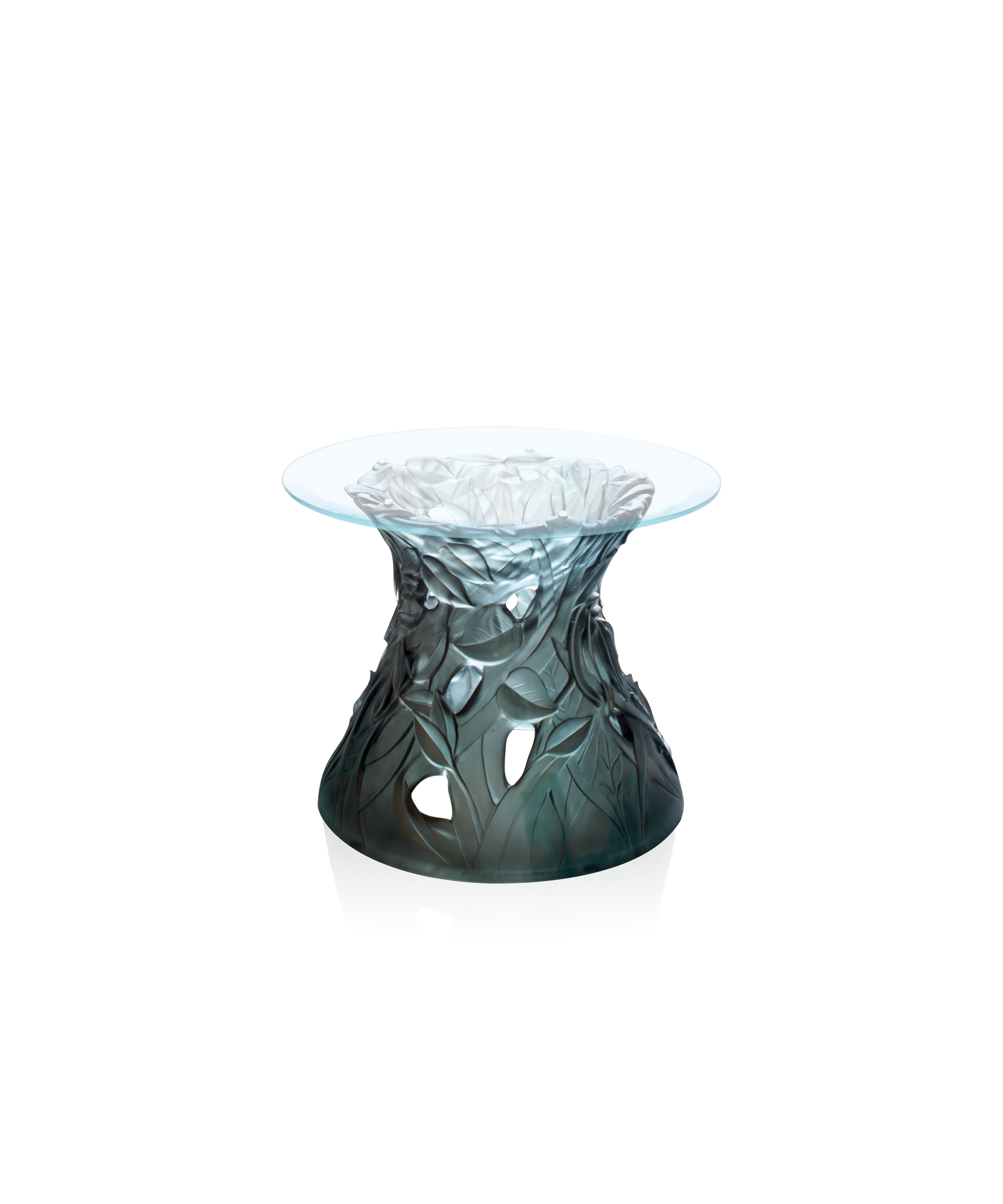 Bout de canapé végétal bleu-gris de la marque Daum, en verre artistique, avec motif floral élégant pour salon.