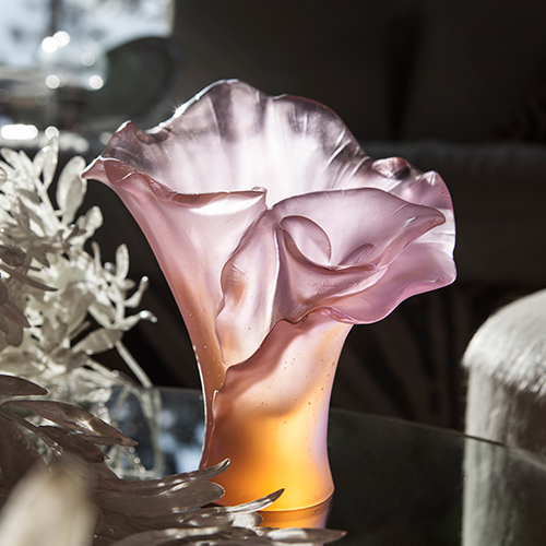 Vase Petit ambre-rose Arum Rose – Daum Site Officiel